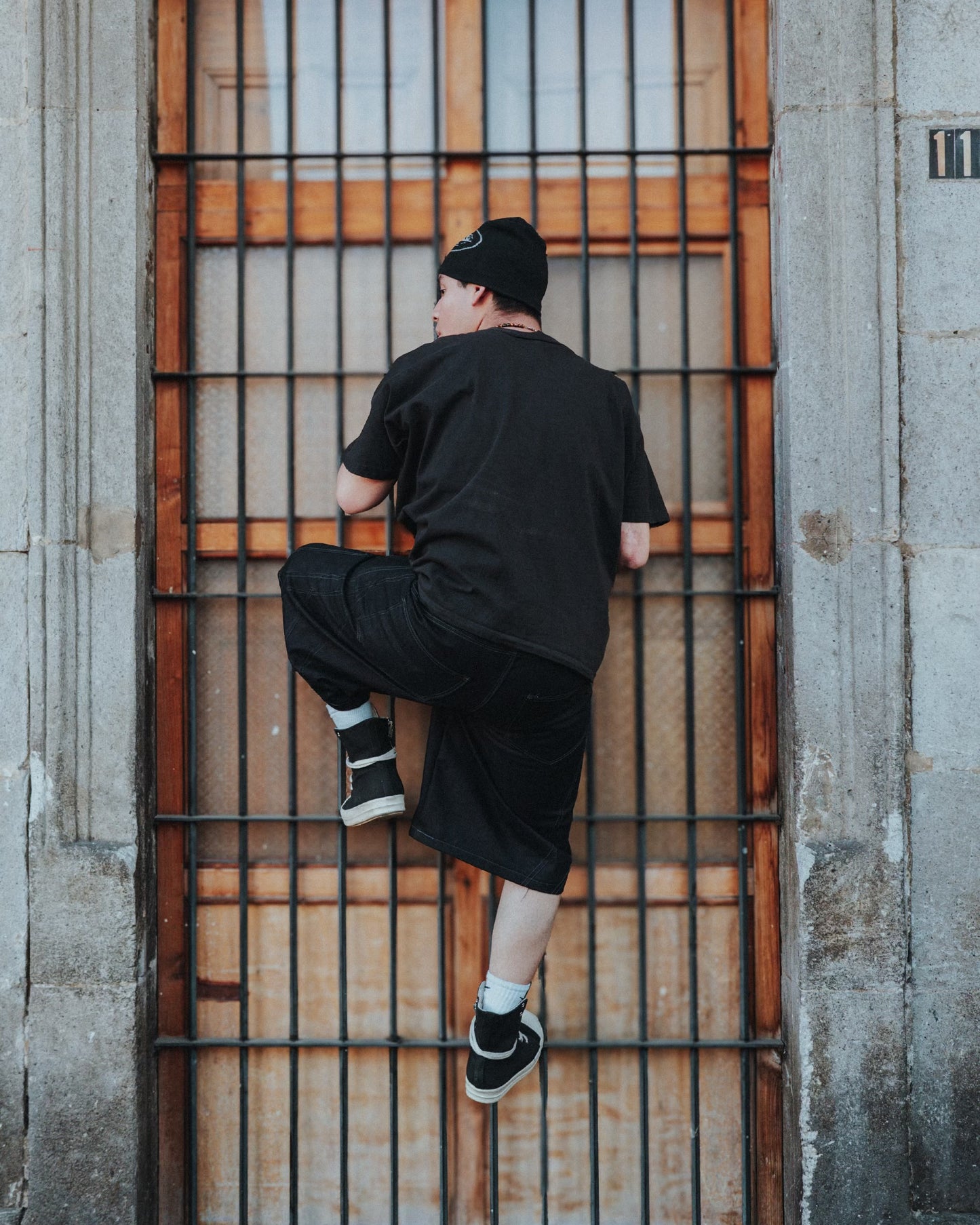Black Raw Denim Jort